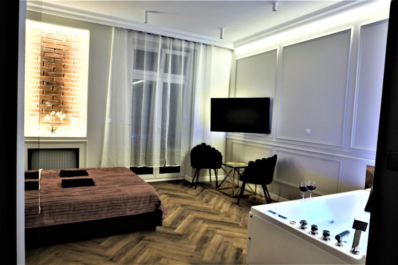 קרקוב Luxury Jacuzzi Apartment מראה חיצוני תמונה