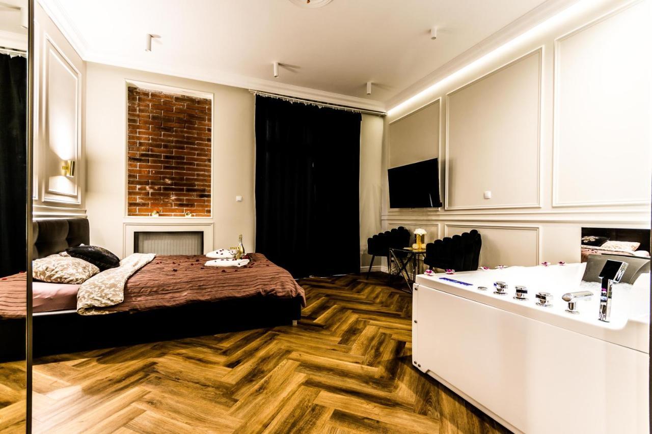 קרקוב Luxury Jacuzzi Apartment מראה חיצוני תמונה
